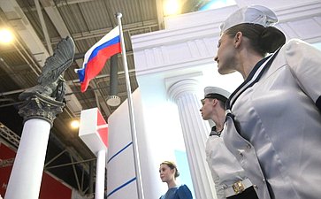 Екатерина Алтабаева посетила Международную выставку-форум «Россия» и приняла участие в открытии корабля-стенда, посвящённого Севастополю