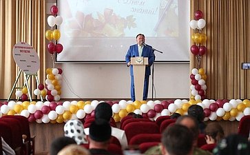 Мухарбек Барахоев вместе с главой региона Махмуд-Али Калиматовым принял участие в церемонии открытия новой школы в селе Долаково Назрановского района