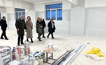 Татьяна Сахарова проверила ход реализации программ по капремонту школ и модернизации объектов здравоохранения в Мурманской области