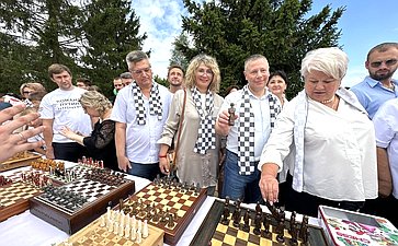 Сенаторы РФ приняли участие в открытии шахматного фестиваля в городе Данилове