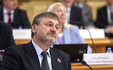 Владимир Лебедев