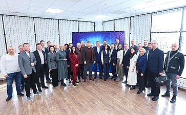 Андрей Хапочкин обсудил меры поддержки рыбной отрасли на Сахалине