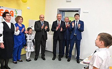 В селе Лопатино Тарусского района состоялось открытие новой средней общеобразовательной школы