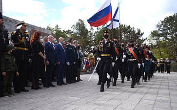 Сенаторы Е. Алтабаева и В. Куликов в Севастополе приняли участие в параде, посвященном 75-летию Великой Победы