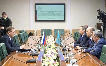 Встреча К. Косачева с наблюдателями от парламента Казахстана
