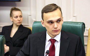 Круглый стол Комитета СФ по конституционному законодательству и государственного строительства «Ответственность за воспрепятствование профессиональной деятельности адвоката как гарантия реализации принципа состязательности и равноправия сторон»