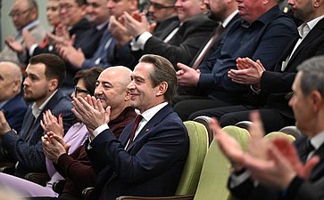 Александр Вайнберг принял участие в торжественной программе «Петербург – Мариуполь. Вместе навсегда!», приуроченная к открытию восстановленного драмтеатра в городе Мариуполе (ДНР)