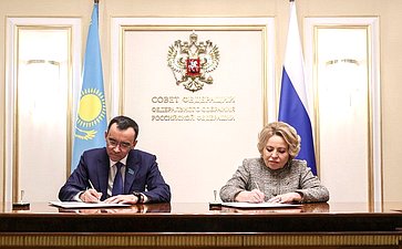 Валентина Матвиенко и Маулен Ашимбаев подписали План практических мероприятий («Дорожную карту») по развитию межпарламентского сотрудничества между Советом Федерации и Сенатом Парламента Республики Казахстан