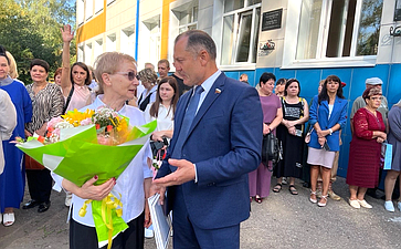 Игорь Мурог принял участие в торжественных мероприятиях, приуроченных ко Дню знаний, в Ряжском округе и Александро-Невском районе