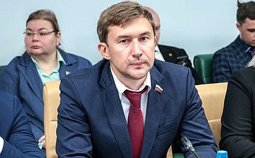 Сергей Карякин