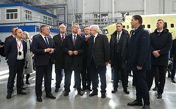 Сенаторы осмотрели цеха Иркутского авиационного завода – Филиала ПАО «Яковлев» и приняли участие в совещании «Перспективы развития гражданской авиации»