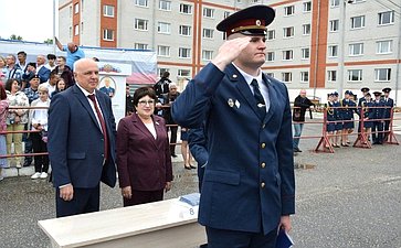 Ольга Хохлова и Андрей Шохин поздравили выпускников юринститута ФСИН