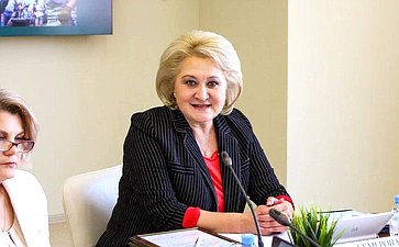 Председатель Комитета СФ по науке, образованию и культуре Лилия Гумерова приняла участие в мероприятиях XVI Международного фестиваля народных ремесел «Праздник топора» в Томске