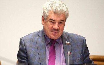 Виктор Бондарев