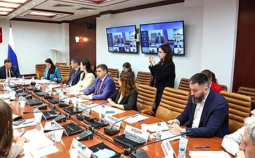 Совещание Комитета Совета Федерации по федеративному устройству, региональной политике, МСУ и делам Севера на тему «Совершенствование преференциальных режимов ДФО и Арктики для развития транспортно-логистической отрасли»