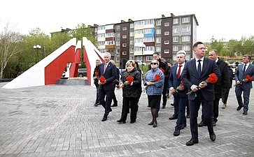 Церемония возложения цветов и венков состоялась в Парке Победы Петропавловска-Камчатского