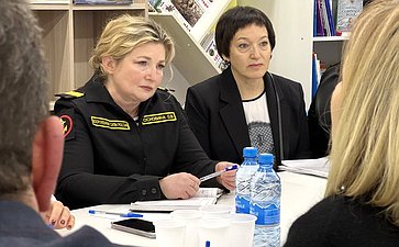 Татьяна Сахарова в рамках работы в регионе провела в населенных пунктах с дислокацией воинских формирований серию встреч с представителями женских советов