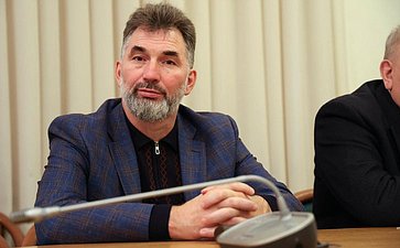 Сенаторы обсудили успешные практики и предложения по развитию НКО