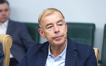 Совещание Комитета Совета Федерации по социальной политике совместно с Комитетом Совета Федерации по экономической политике с участием членов Экспертного совета по туризму