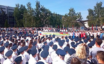 Сергей Рябухин принял участие в торжественной церемонии, посвященной вручению дипломов о высшем образовании выпускникам 2023 года Ульяновского института гражданской авиации имени Главного маршала авиации Б.П. Бугаева