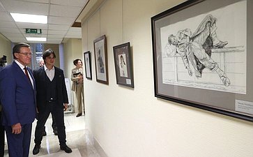 В Совете Федерации открылась выставка работ художника Максима Раздобурдина и скульптора Вадима Кириллова