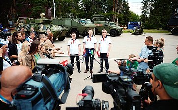 Владимир Якушев в ходе рабочей поездки в Тульскую область ознакомился с проектами участников Международного молодёжного промышленного форума «Инженеры будущего»