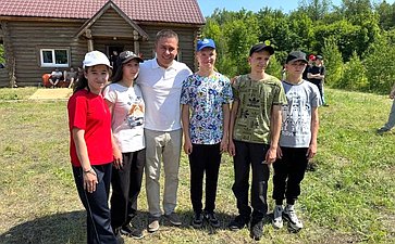 Айрат Гибатдинов в преддверии Дня защиты детей провел занятие в рамках проекта «Школа защитников Родины»