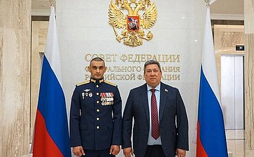 Владимир Полетаев встретился в Совете Федерации с Героем России из Республики Алтай