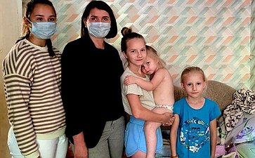 Юлия Лазуткина приняла участие в региональном благотворительном проекте «Подготовь ребенка к школе»