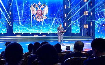 Николай Журавлев выступил на торжественном мероприятии, посвященном Дню строителя