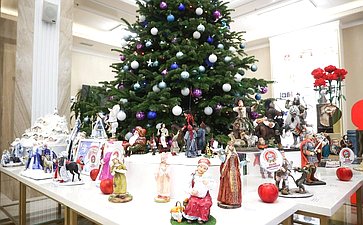 Торжественное открытие выставки лучших работ VII Всероссийского конкурса ватного мастерства «Россия многоликая: героический эпос», приуроченного к Году защитника Отечества в России, и награждение победителей конкурса