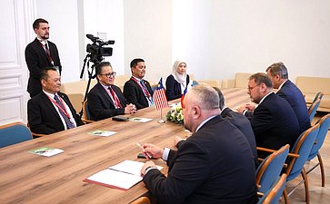 Встреча заместителя Председателя СФ Константина Косачева с заместителем Председателя Сената Парламента Малайзии. XI Невский международный экологический конгресс