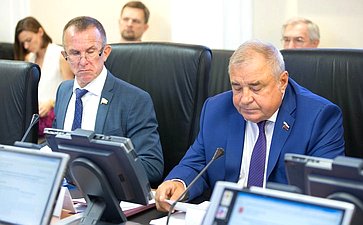 В. Кравченко и Ю Важенин