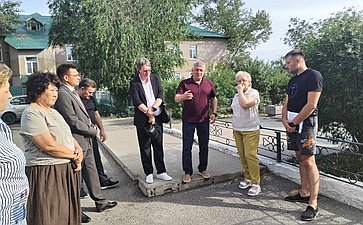 Сергей Михайлов в рамках рабочей поездки проверил ход строительных работ в образовательных организациях Забайкальского края