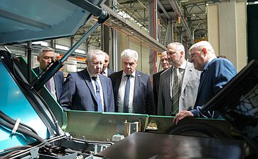 В рамках выездного заседания Комитета СФ по обороне и безопасности сенаторы посетили ряд социально значимых предприятий Свердловской области