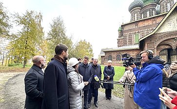 Сенаторы осмотрели площадки, отведенные под реализацию проектов комплексного развития территории и Церковь Иоанна Предтечи в Толчкове