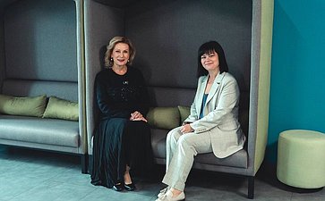 Инна Святенко встретилась с учителями школы № 2087 района Марьино Юго-Восточного округа и посетила обновлённый по программе «Моя школа» корпус образовательного учреждения
