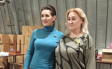 Маргарита Павлова приняла участие в мероприятии по подведению итогов доставки очередного гуманитарного груза от южноуральских предпринимателей на Донбасс