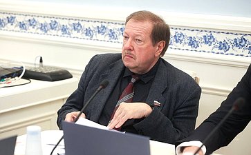 Александр Русаков