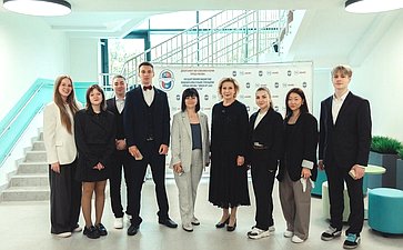 Инна Святенко встретилась с учителями школы № 2087 района Марьино Юго-Восточного округа и посетила обновлённый по программе «Моя школа» корпус образовательного учреждения