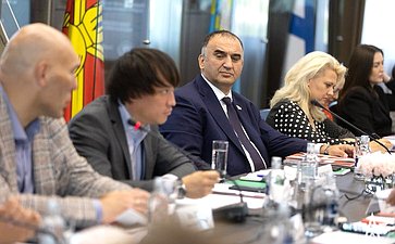 Мохмад Ахмадов принял участие в расширенном заседании Комитета Государственной Думы по туризму и развитию туристической инфраструктуры