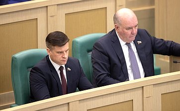 Юрий Архаров и Григорий Карасин