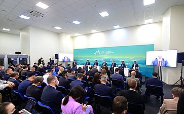 Первый заместитель Председателя Совета Федерации Андрей Яцкин выступил на сессии «Россия — Вьетнам», которая прошла в рамках Восточного экономического форума во Владивостоке