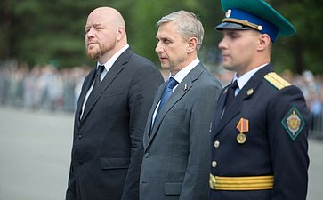 Андрей Сережников принял участие в торжественной церемонии выпуска молодых офицеров в Пограничном институте ФСБ России в Хабаровске