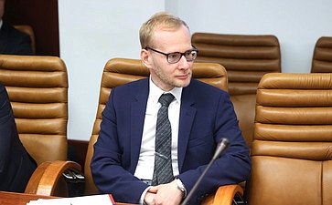 Заседание секции «Искусственный интеллект» на тему «Международный опыт регулирования технологий искусственного интеллекта: актуальные аспекты выбора вектора для России»