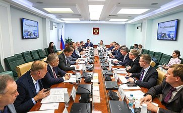 Круглый стол Комитета Совета Федерации по социальной политике совместно с Комитетом Совета Федерации по экономической политике «Создание в России федеральных круглогодичных курортов: реализация федерального проекта «Пять морей и озеро Байкал»»