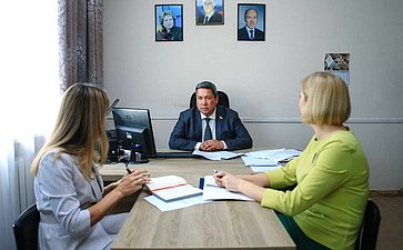 Владимир Полетаев проинспектировал работу социальных и образовательных учреждений Республики Алтай