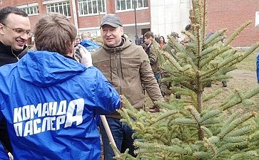 Виктор Шептий принял участие в традиционном весеннем субботнике на территории госпиталя для ветеранов войн