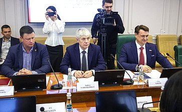 Олег Голов провел встречу с председателем Рабочей комиссии по делам представителей Постоянного комитета Всекитайского собрания народных представителей Китайской Народной Республики