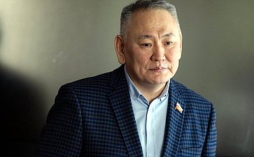 В стенах Российской академии народного хозяйства и государственной службы при Президенте РФ состоялась встреча студентов с сенатором Российской Федерации Сахамином Афанасьевым